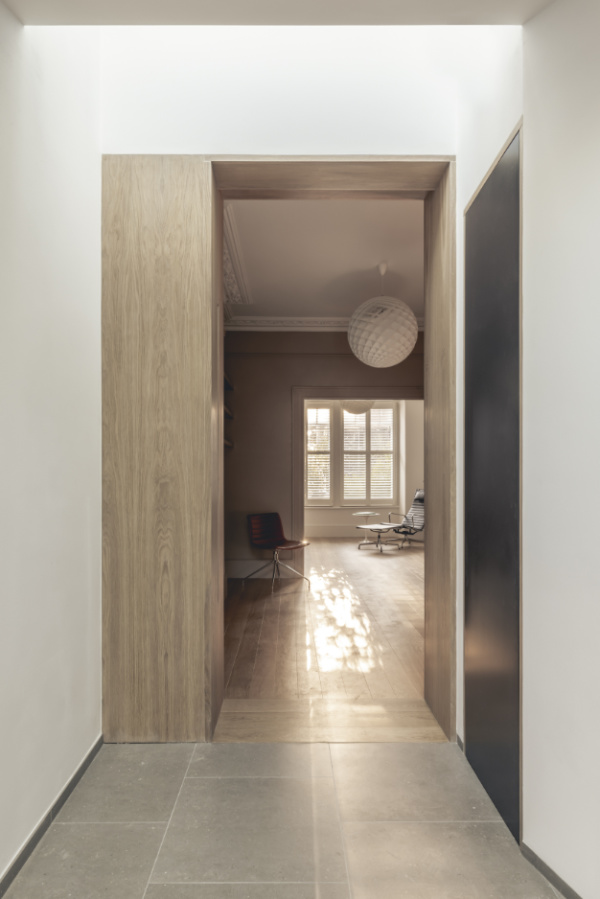 Threshold House, view into middle room